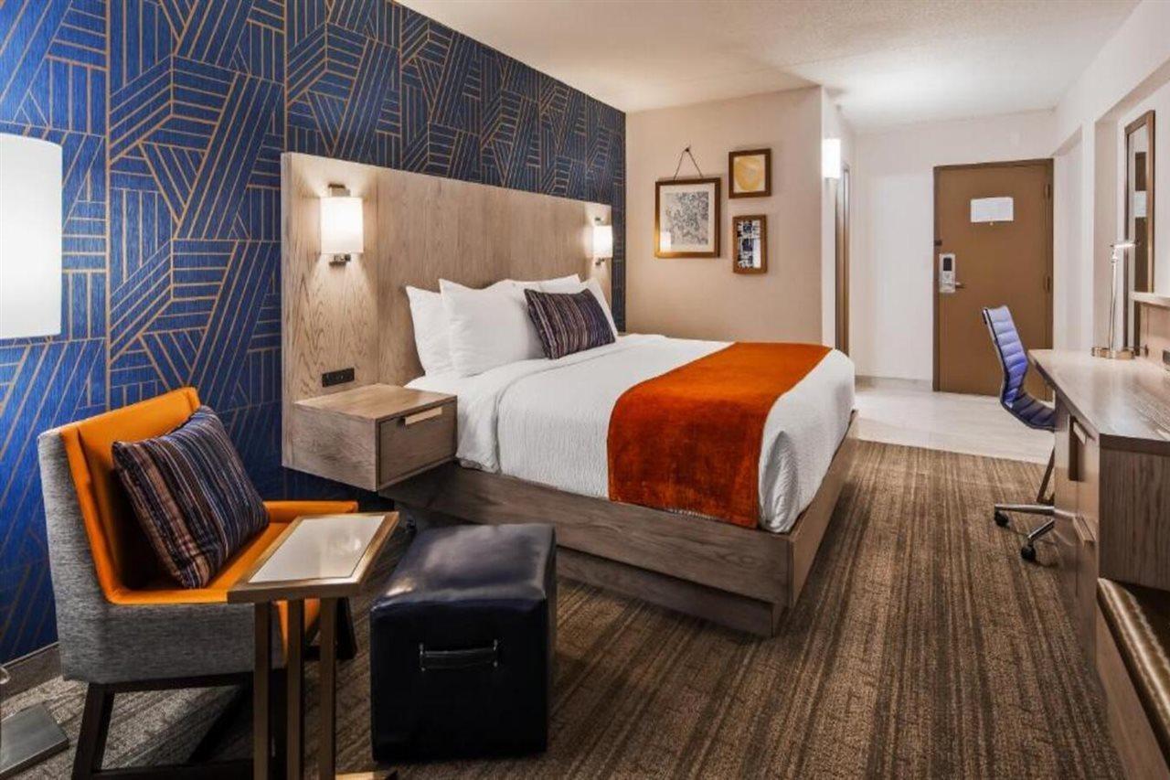 Best Western Plus Landmark Inn Laconia Bagian luar foto