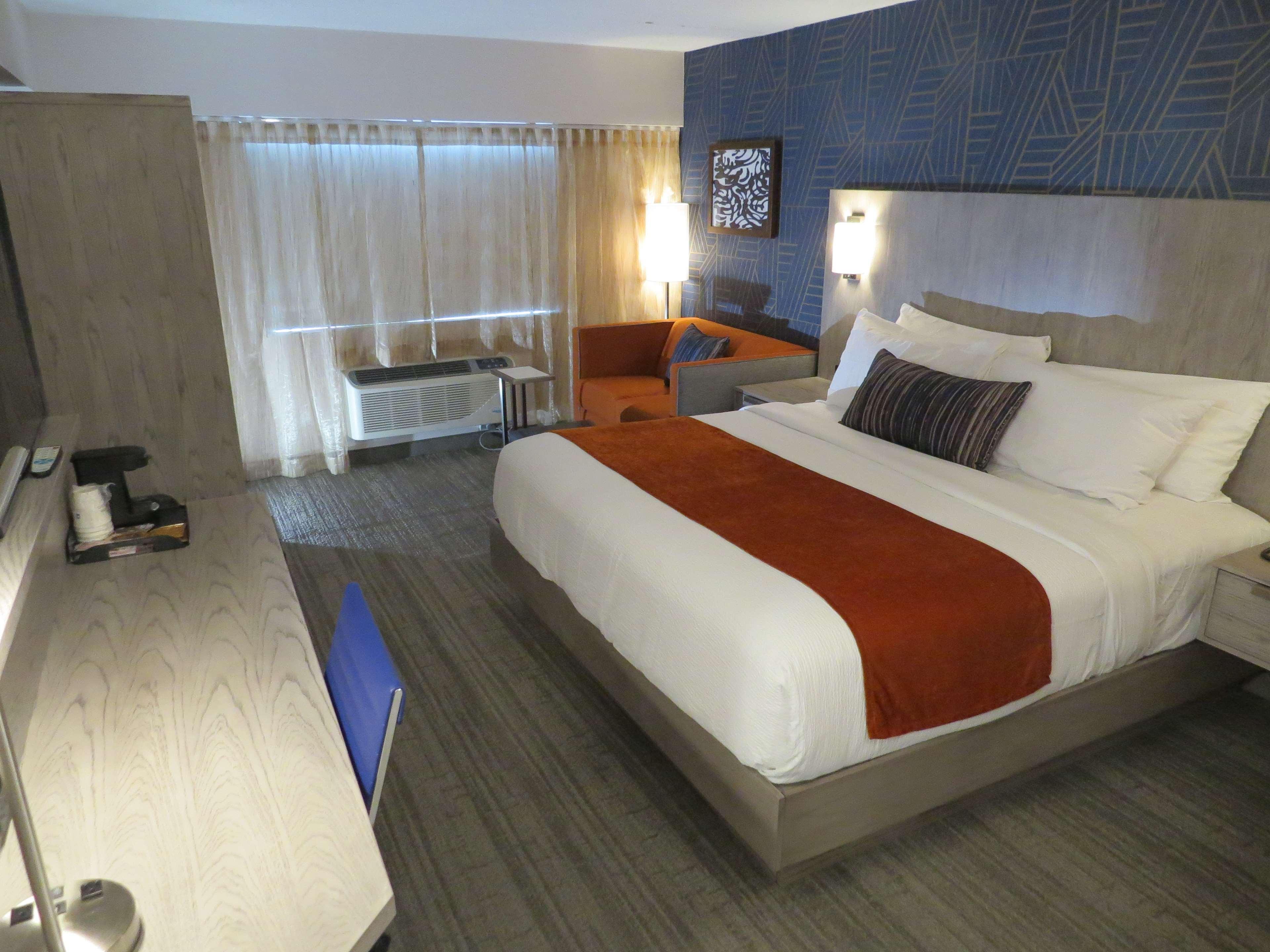 Best Western Plus Landmark Inn Laconia Bagian luar foto