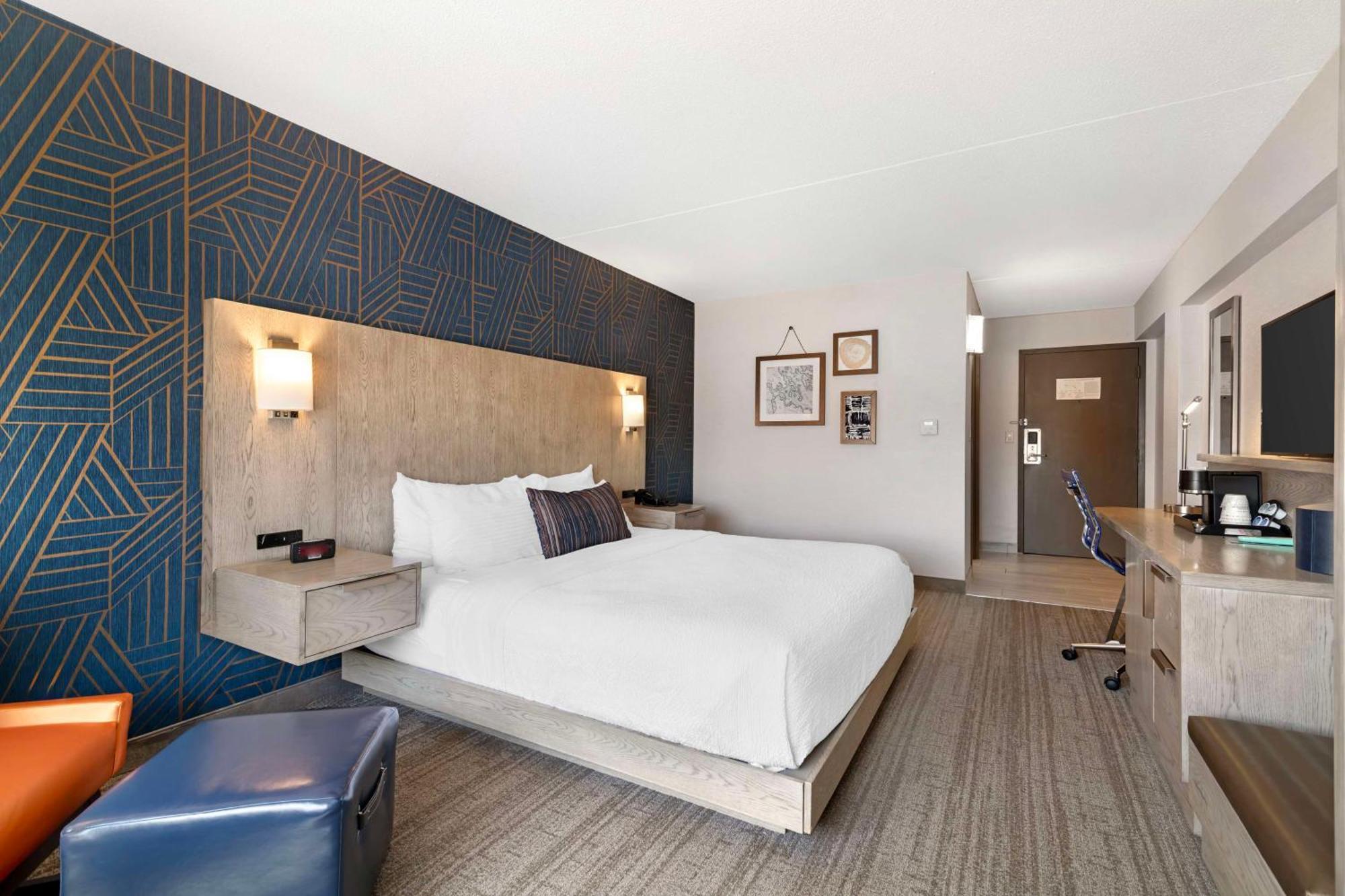 Best Western Plus Landmark Inn Laconia Bagian luar foto