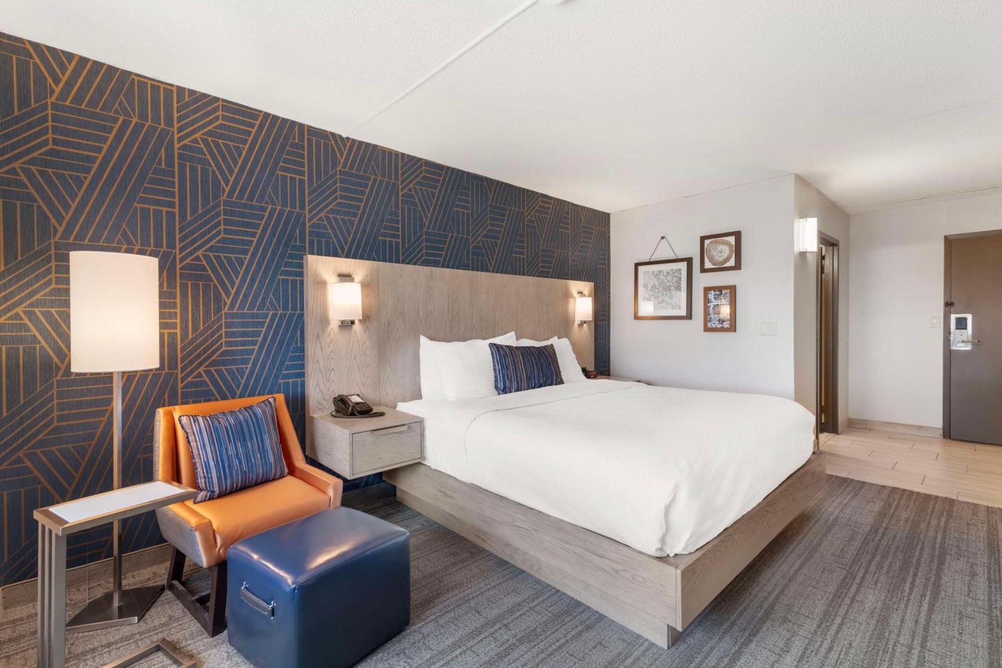 Best Western Plus Landmark Inn Laconia Bagian luar foto